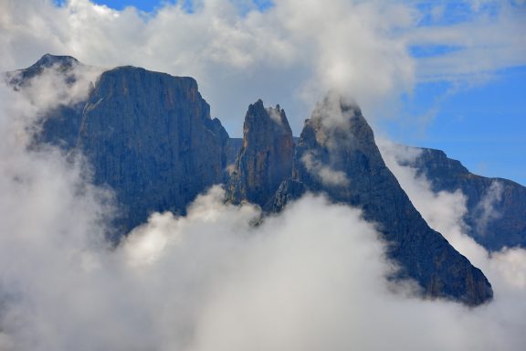 Schlern im Morgennebel